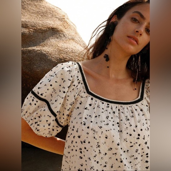 anewsta Tops - Women's Puff Short Sleeve Ditsy Floral White Black Trim Shirt Size XL/12